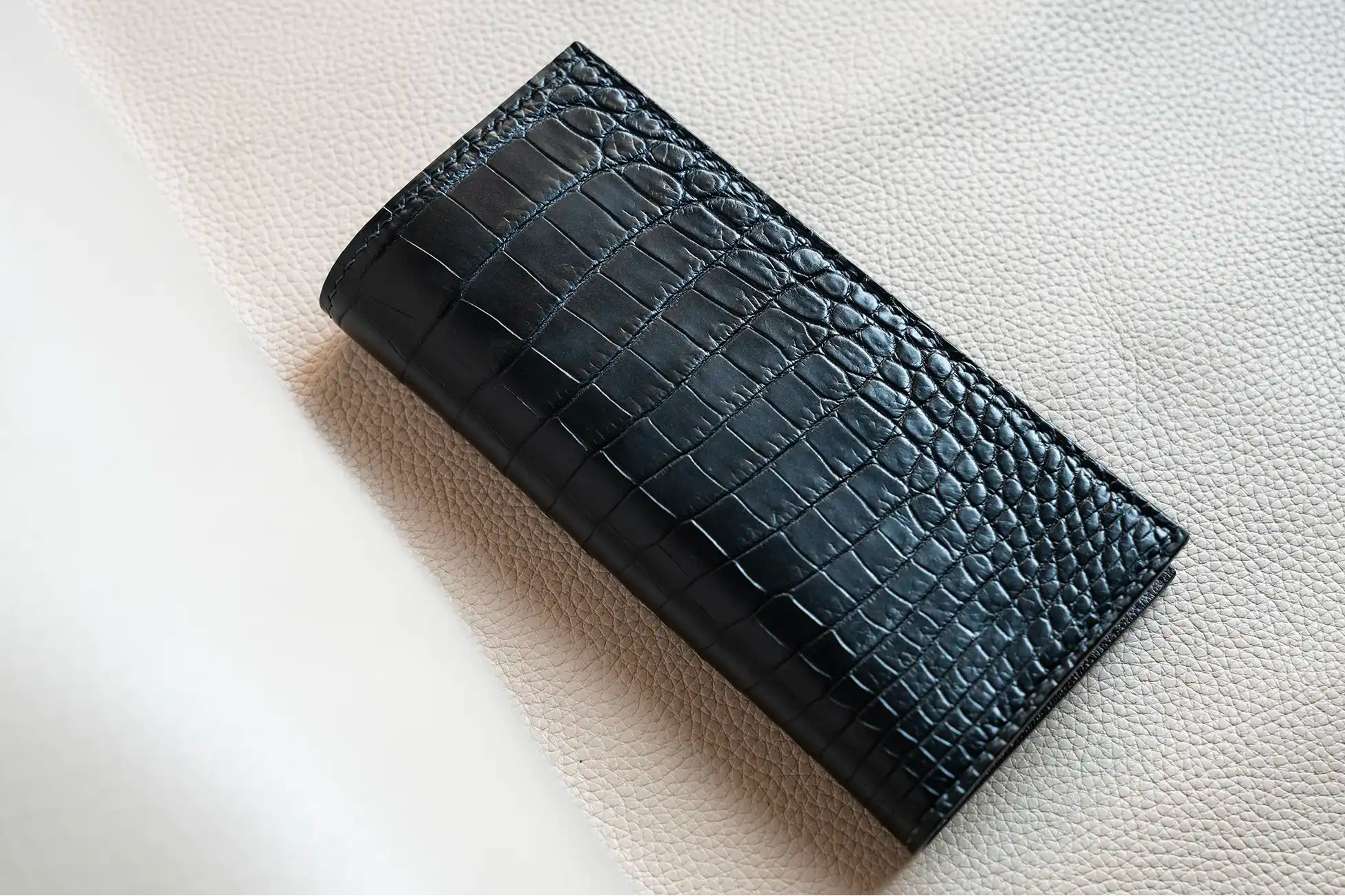 Load video: Handcrafted long leather wallet