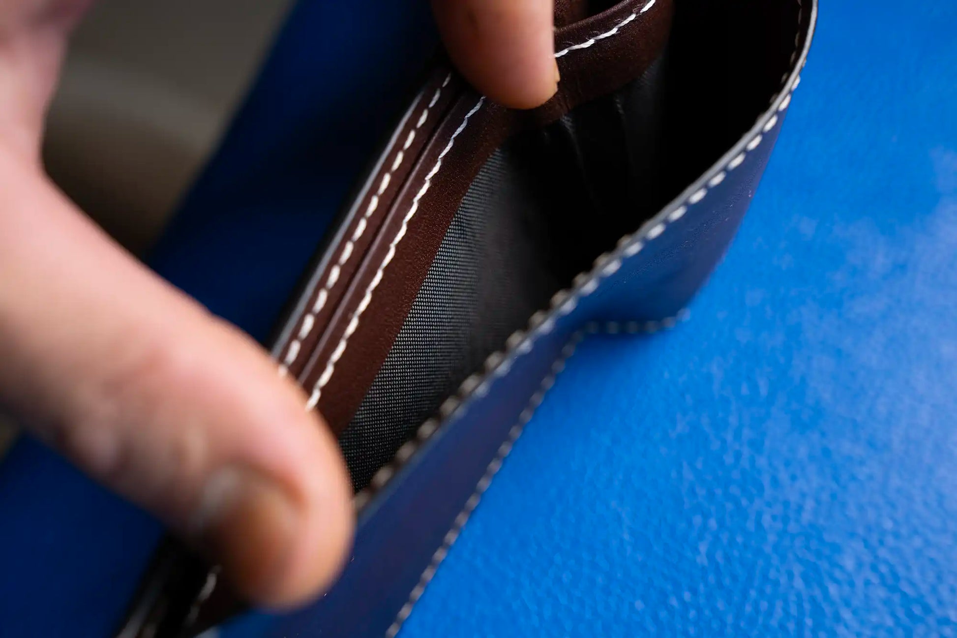 Men’s Handmade Cowhide Leather Bifold Wallet