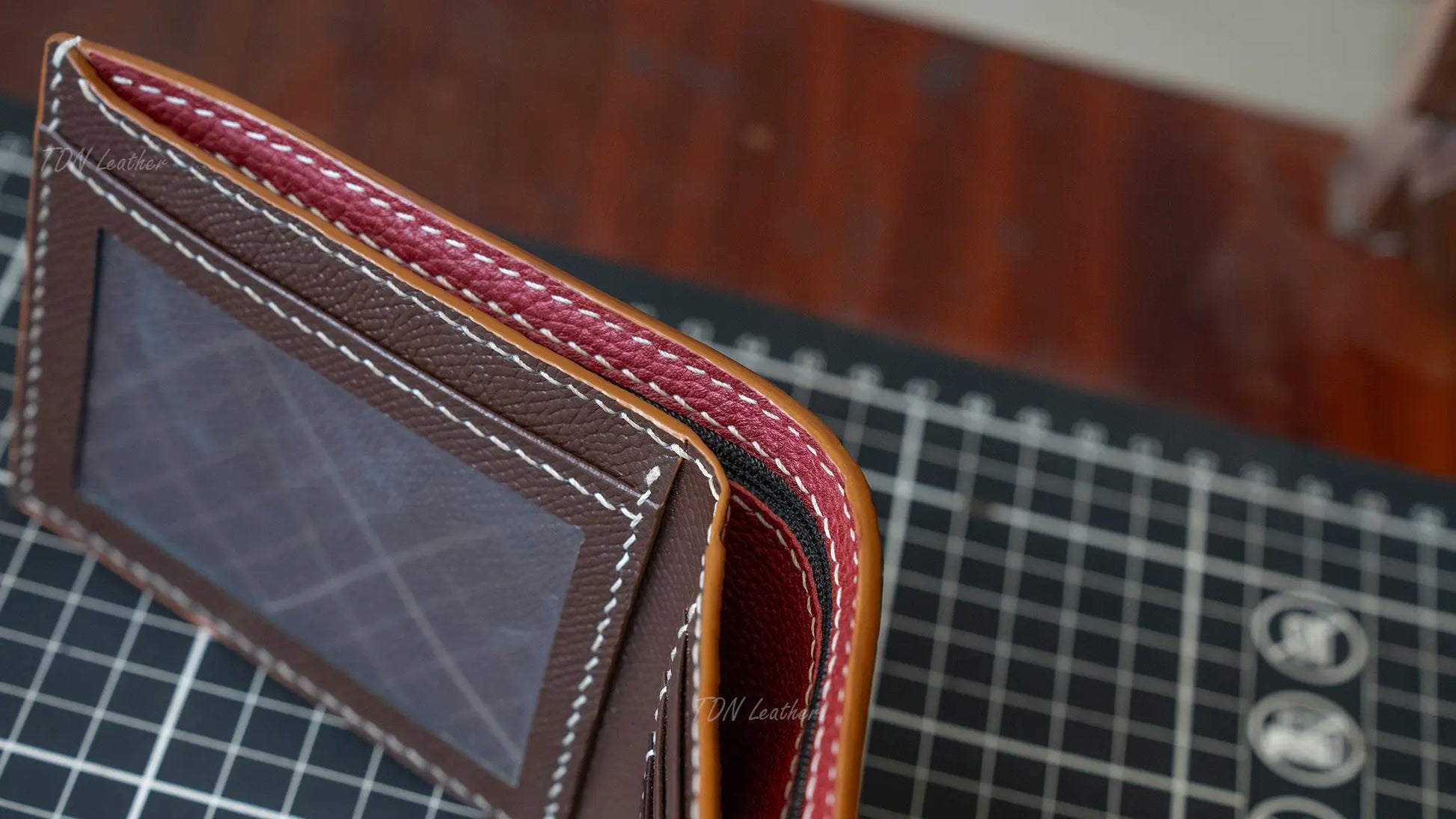 Crocodile wallet men's Brown